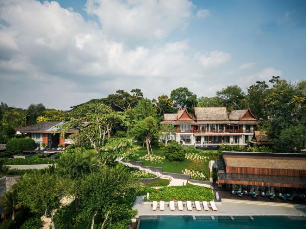 exterior-view-of-houses-and-pool