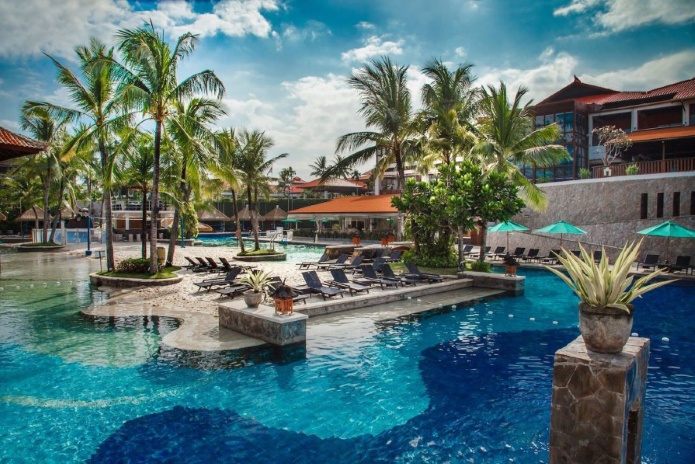 main-pool
